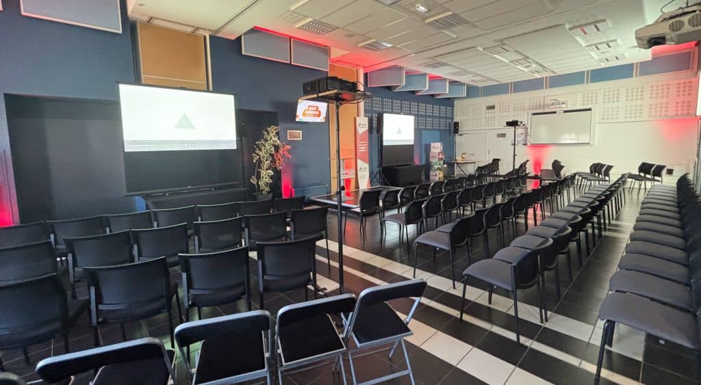 video-projection-assemblee-generale-double-ecran.jpg