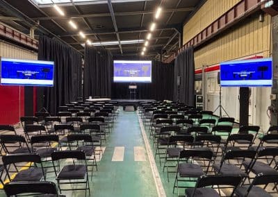 Prestation Vidéo en Milieu Industriel : Transformer une Usine ou un Hangar à Nantes